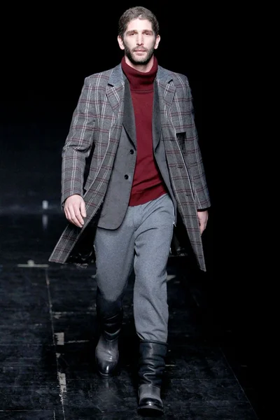 Look 14